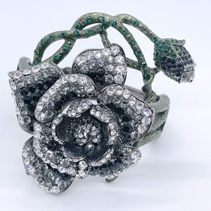 NEW Black and White Stone Flower Metal Bracelet Spring Clasp Great Detail OSFM